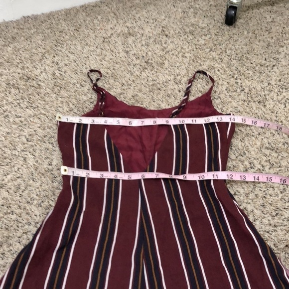 BP Wide Leg Cropped Jumpsuit Size XXS Burgundy Red Striped Cut Out Back - Picture 5 of 9